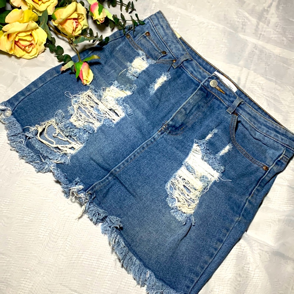 ALMOST FAMOUS Jean Skirt Ripped/Distressed Juniors Size 11